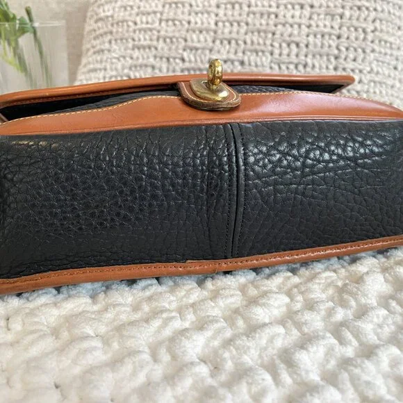 Vintage Dooney & Bourke Carrier Crossbody Bag (Navy/Tan) - Picture 6 of 15